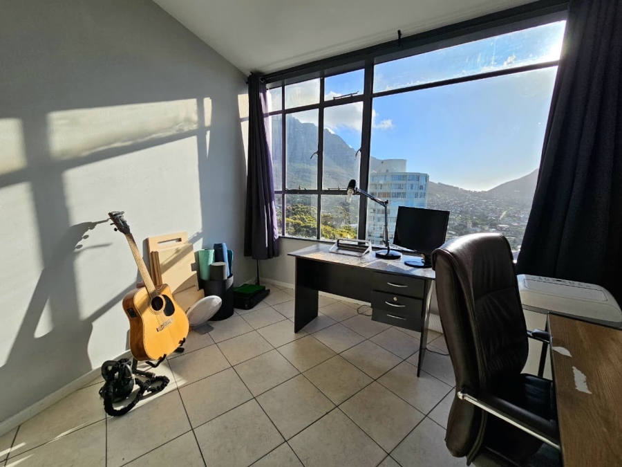 2 Bedroom Property for Sale in Vredehoek Western Cape